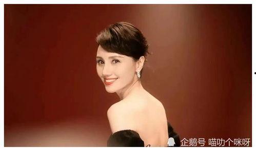 娱乐圈吃瓜爆料女明星穿着,娱乐圈女明星穿搭揭秘,吃瓜群众热议焦点 第3张 娱乐圈吃瓜爆料女明星穿着,娱乐圈女明星穿搭揭秘,吃瓜群众热议焦点 第3张