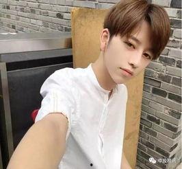 娱乐吃瓜新粉君,揭秘吃瓜新粉君的崛起之路 第2张 娱乐吃瓜新粉君,揭秘吃瓜新粉君的崛起之路 第2张